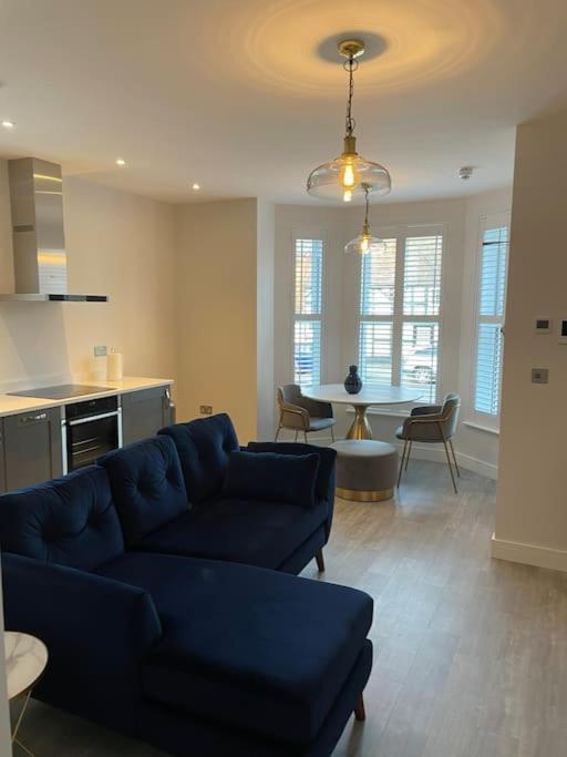 Boutique Luxury Apartment, High St, Henley-In-Arden ภายนอก รูปภาพ