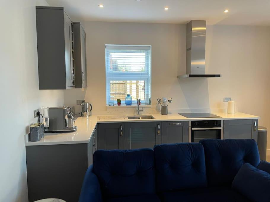 Boutique Luxury Apartment, High St, Henley-In-Arden ภายนอก รูปภาพ
